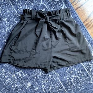 High waisted belted Black paper bag shorts M/L